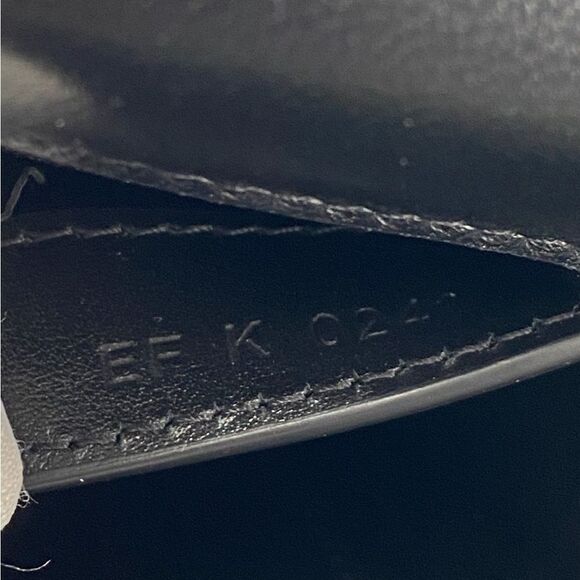 Givenchy Medium 4G Quilted Crossbody Bag in Lambskin Leather - Picture 16 of 16